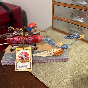 Jim Shore “Explosive Chase” Road Runner & Wile E  Coyote Retired 2015 Very Rare
